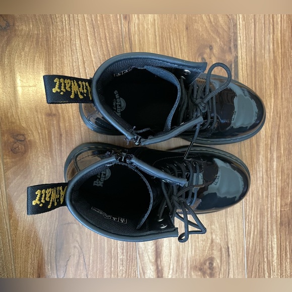 Dr. Martens unisex-junior 1460 Patent Leather Boot - Picture 5 of 9